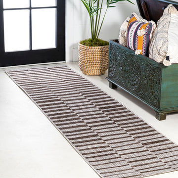 Sukie Modern Offset Stripe Indoor/outdoor Area Rug